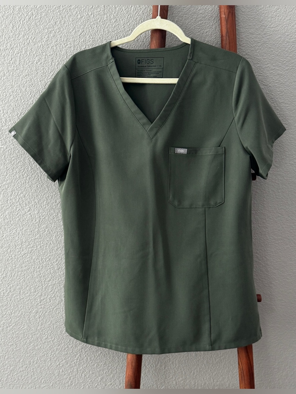 Figs Women’s Catarina Moss Green Scrub Top XL